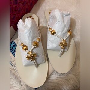 NIB Tory Burch Capri leather new ivory Thong Sandal,size 7
